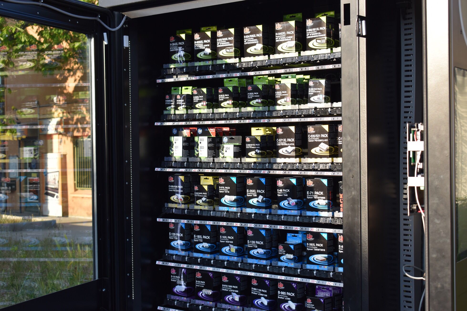 Distrink ink cartridge vending machine - printer consumables 24/7