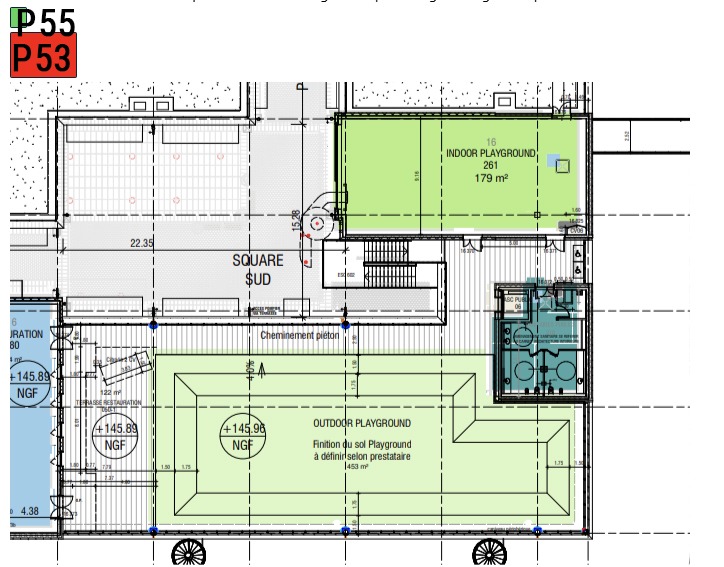 Localização de uma máquina de venda automática ou outra máquina perto de um elevador na área de recreação do outlet McArthurGlen Paris-Giverny (27120 Douains)