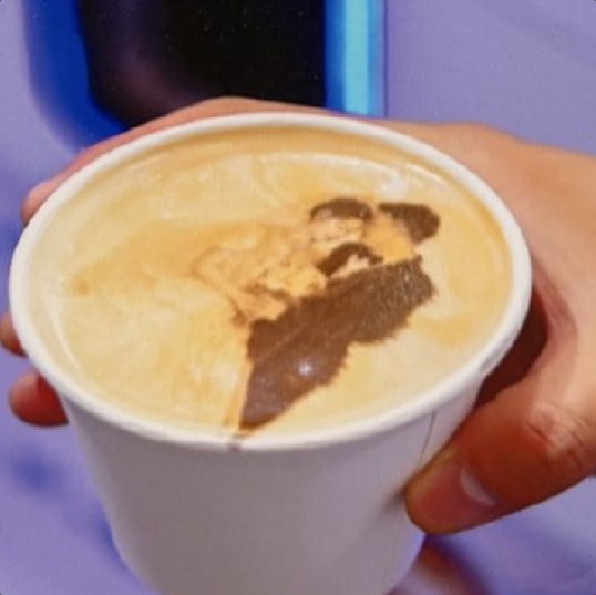 Coffee photo printing example — portrait printed on latte foam by the robot barista